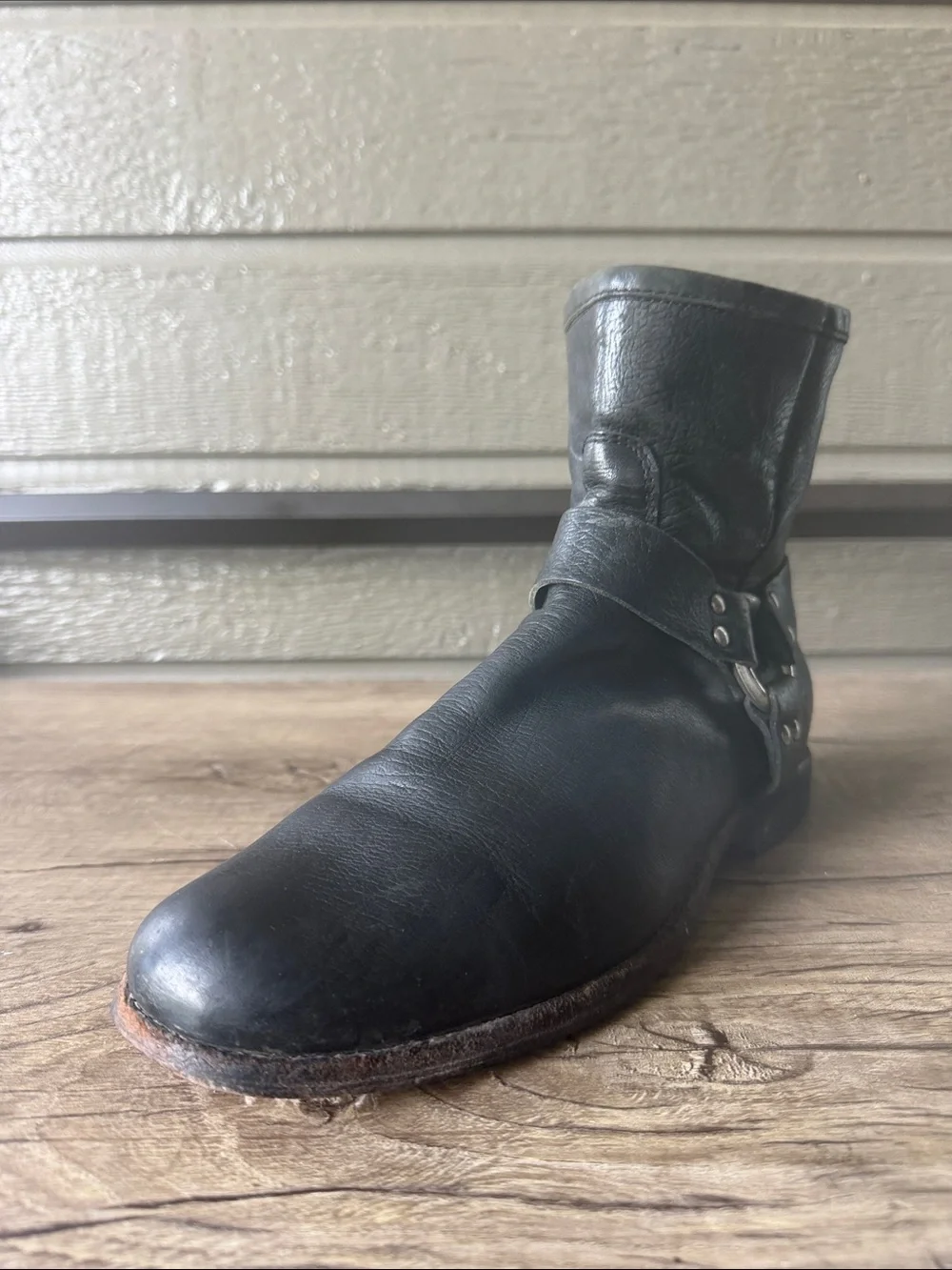 Frye Women’s Phillip Harnes ankle Black Leather Engineer Boot size 9 B